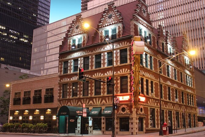 Chicago Gangster and Food Walking Tour - Deep dish inside a former gangster’s mansion