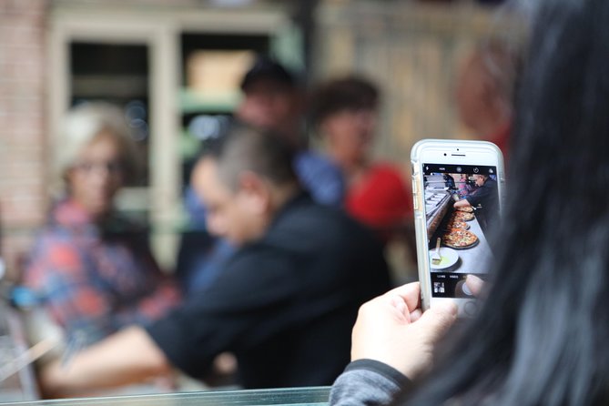 Chicago Pizza Tour - Guides Who Keep the Bus Lively