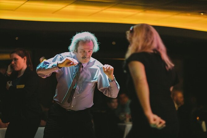 Chicago Premier Dinner Cruise on Lake Michigan - Practical clothing, timing, and celebration advice