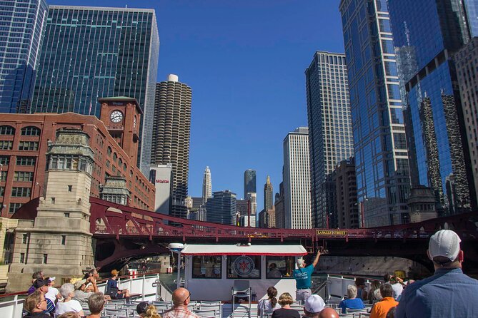 Chicago River 45-Minute Architecture Tour from Magnificent Mile - Why Chicago’s architecture looks better from the river