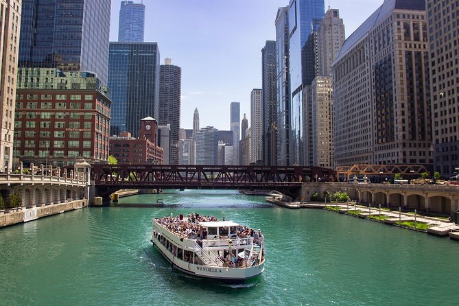Chicago River 90-Minute Architecture Tour - First sights: the river, the fountain, and the city’s turning point