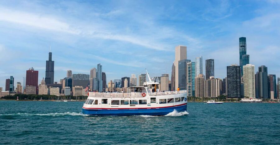 Chicago: Shoreline Lake Michigan Skyline Cruise - Finding Shoreline’s boarding area at Navy Pier