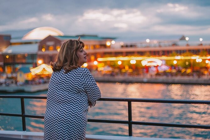 Chicago Signature Dinner Cruise on Lake Michigan - When dinner turns into a dance party