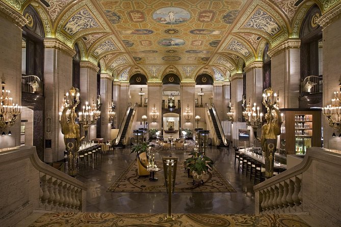 Chicago Walking Tour: Historic Treasures of Chicago - Carbide and Carbon Building: a quick exterior look