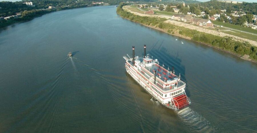Cincinnati: Historic Sightseeing Cruise - Seeing Cincinnati from the Ohio River