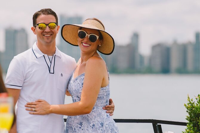 City Cruises Chicago: Signature Lunch Cruise on Lake Michigan - A buffet lunch with plenty of choice