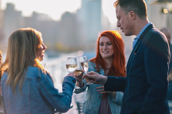 City Cruises Chicago: Signature Lunch Cruise on Lake Michigan - When lunch turns into a party