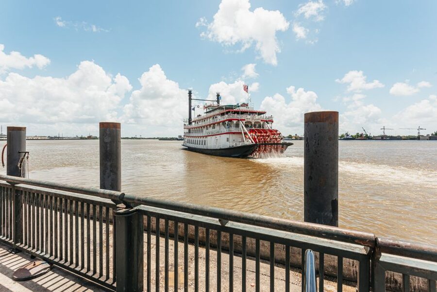 City Sightseeing New Orleans HOHO Bus Tour & Bookable Extras - Museums at stops 10 and 17