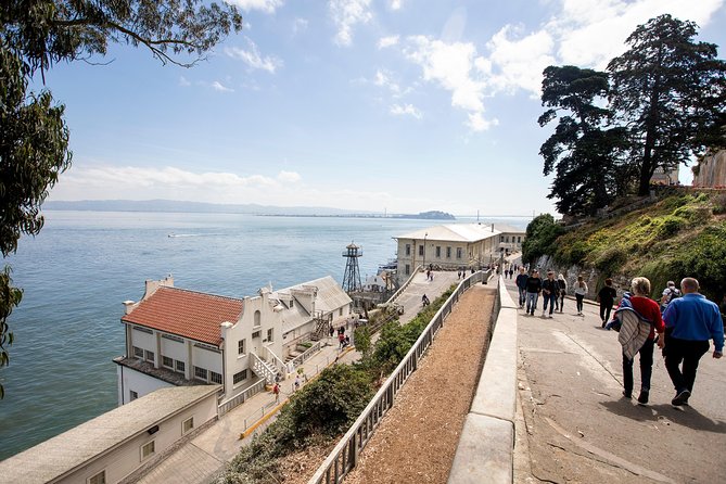 Combo Tour: Alcatraz Island and San Francisco Grand City Tour - Golden Gate Park, Haight-Ashbury, and Twin Peaks