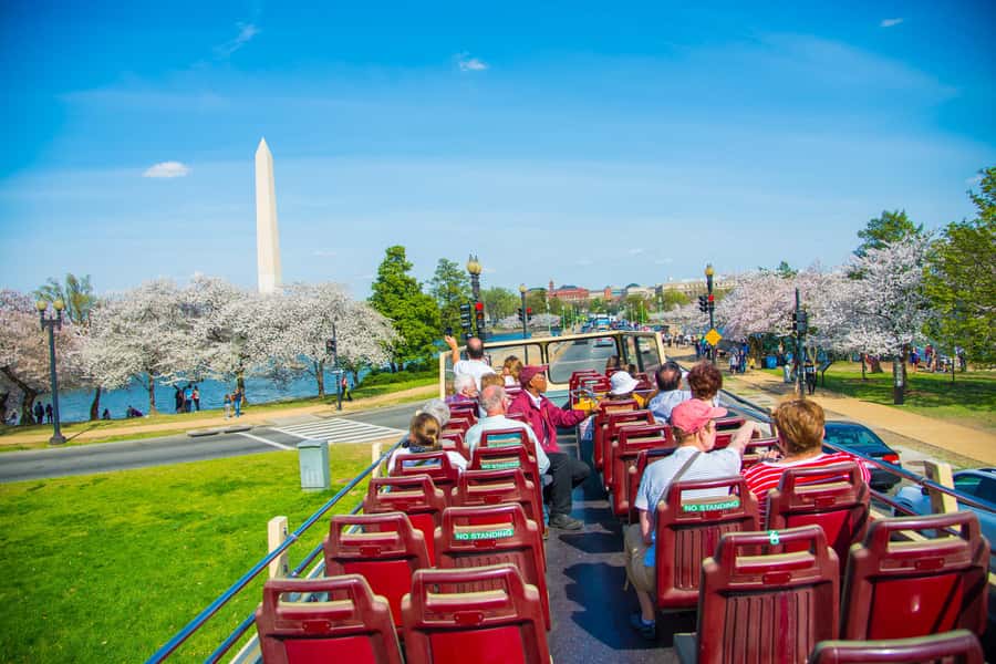 DC: Hop-on Hop-off Tour by Open-top Bus with 17 Stops - Why this bus works well in a spread-out capital