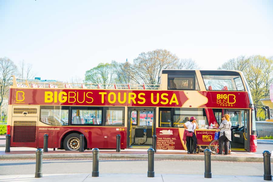 DC: Hop-on Hop-off Tour by Open-top Bus with 17 Stops - Arlington National Cemetery adds real value