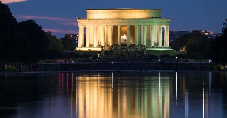 DC: Monuments & Memorials Sunset Tour by Open-top Bus - The open-top bus experience