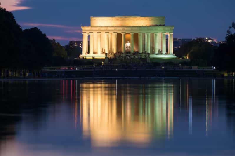 DC: Monuments & Memorials Sunset Tour by Open-top Bus - Starting at Union Station