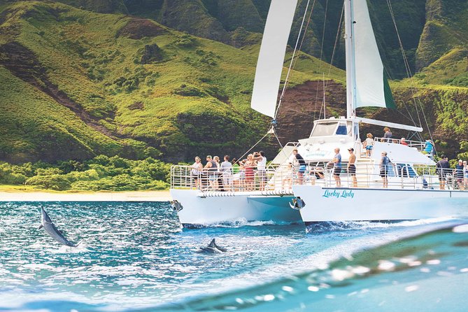 Deluxe Na Pali Morning Snorkel Tour on the Lucky Lady - Lunch, drinks, and the open bar