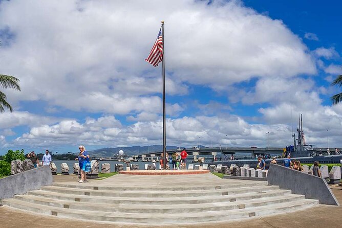 Deluxe Pearl Harbor USS Arizona Memorial and Honolulu City Tour - Who will get the most from this outing