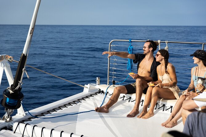 Deluxe Sail & Snorkel to the Captain Cook Monument - Sailing from Keauhou Bay at 8:15 a.m.