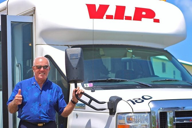 Departure Transfer: Airport Shuttle Honolulu and Waikiki or Cruise Terminal - Finding the greeter at Honolulu Airport