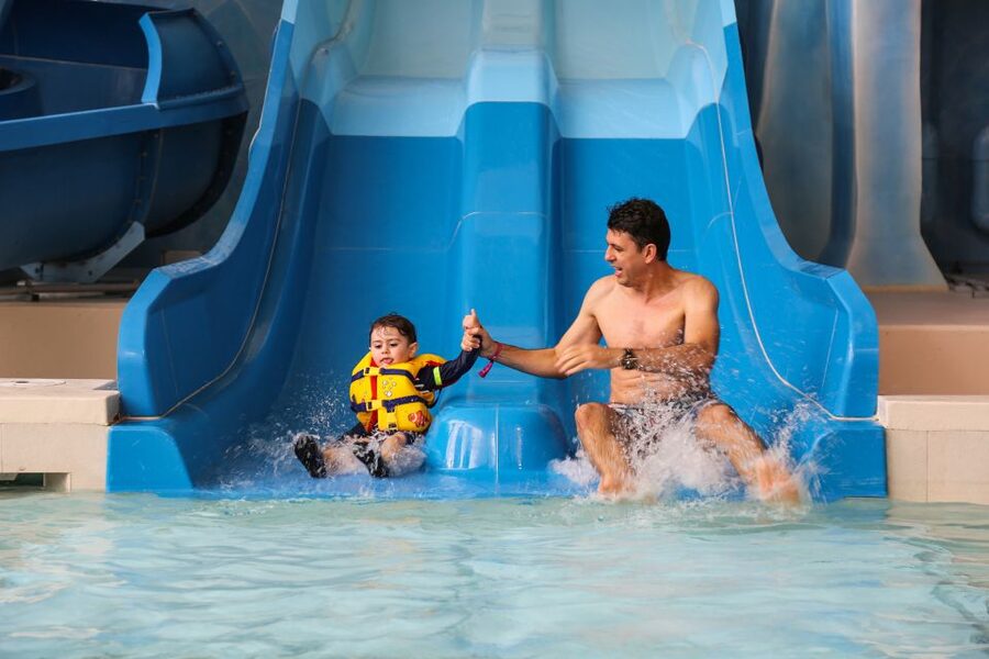 East Rutherford: Dreamworks Indoor Water Park Entry Ticket - How the day works in practical terms
