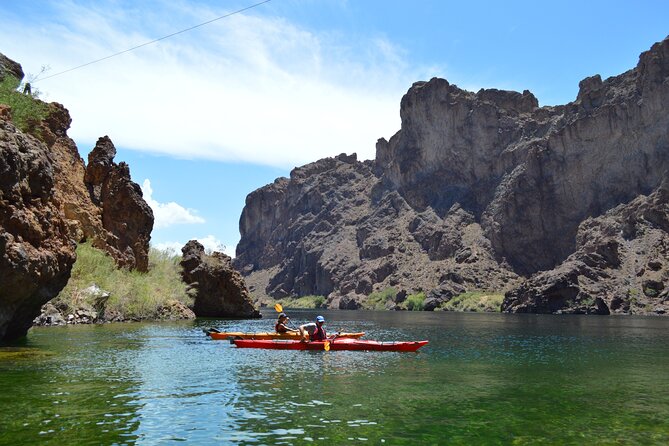 Emerald Cave Kayak Tour with Lunch & Las Vegas Shuttle Option - A beach lunch with no tables