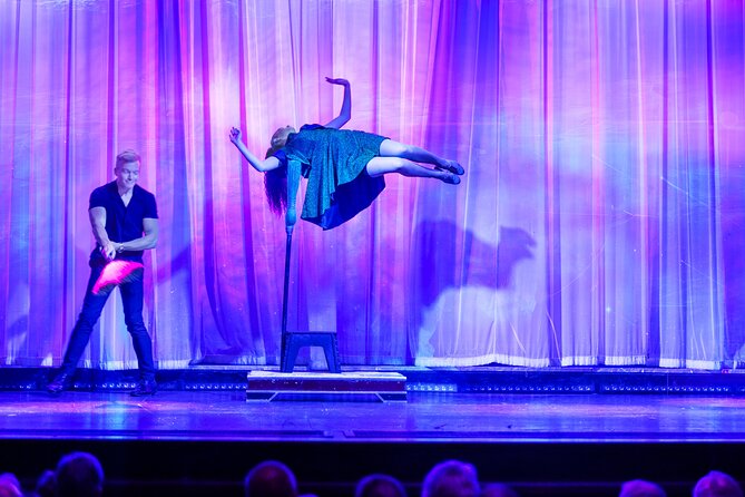 Escape Reality Branson Magic Dinner Show - Dinner is part of the entertainment