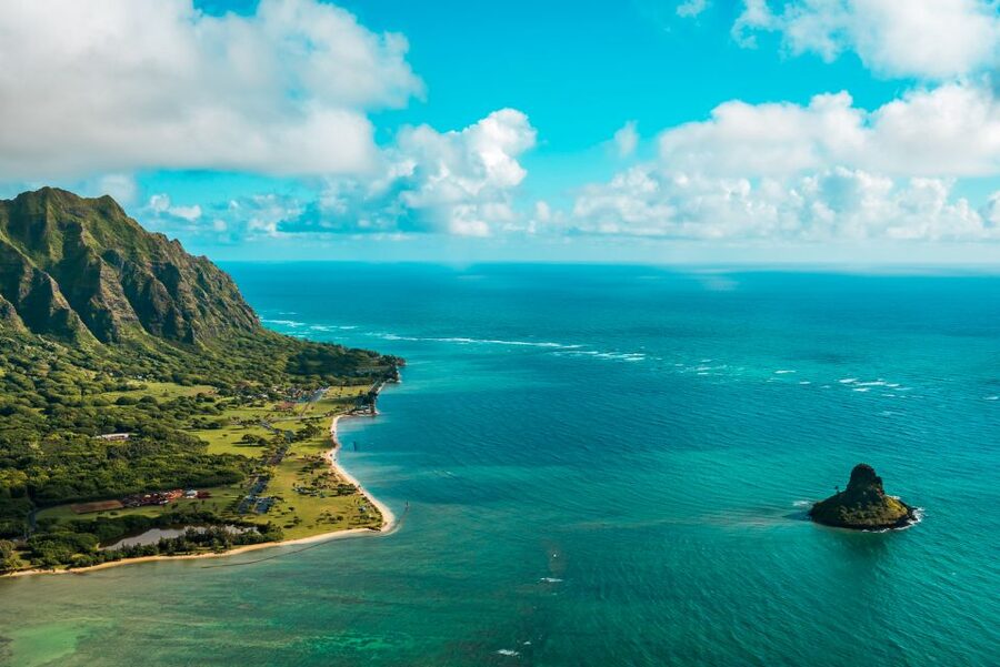 From Honolulu: Oahu 60min Helicopter Tour with Doors Off/On - Lanikai, Kaneohe Bay, and Chinaman’s Hat
