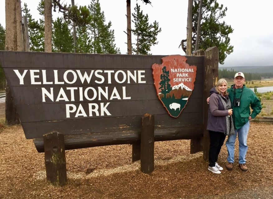 From Jackson: Yellowstone National Park Day Trip with Lunch - Midway Geyser Basin, Firehole Lake, and Fountain Paint Pots