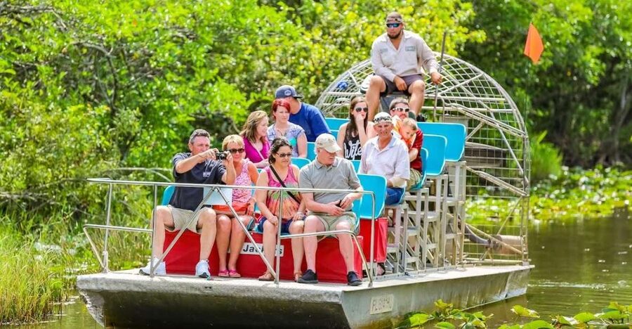 From Miami: Everglades Wildlife Show, Airboat & Bus Transfer - What this Miami to Everglades tour really includes