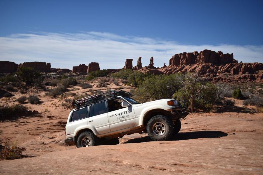 From Moab: Half-Day Arches National Park 4x4 Driving Tour - Key points at a glance