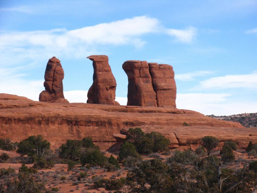 From Moab: Half-Day Arches National Park 4x4 Driving Tour - How the tour works for families and mixed groups