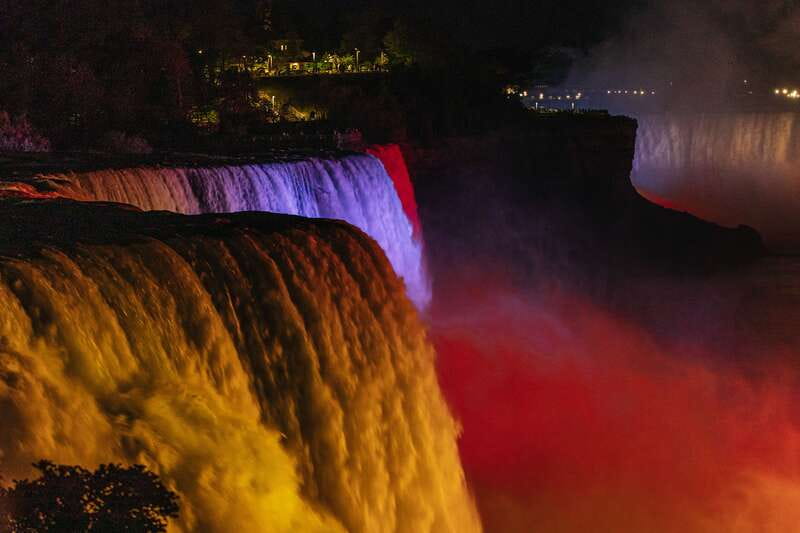 From New York City: Niagara Falls One Day Tour - Maid of the Mist: the reason to choose the boat option
