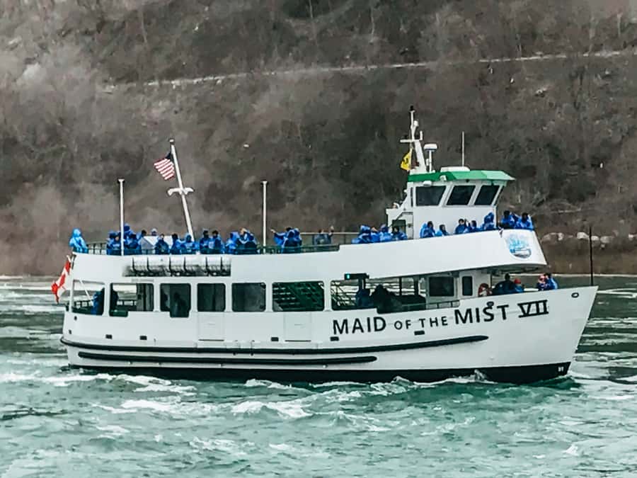 From NYC: 1-Day Niagara Falls Tour - The afternoon buffet and the ride home