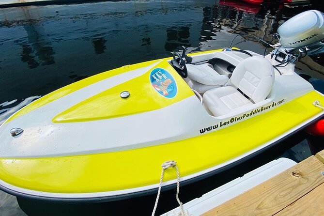 Ft. Lauderdale Mini Powerboat Rental. Canal, Yacht, Mansion Tour - Taking the wheel through Fort Lauderdale