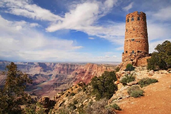 Grand Canyon Signature Hummer Tour with Optional Sunset Views - A fast introduction to the South Rim