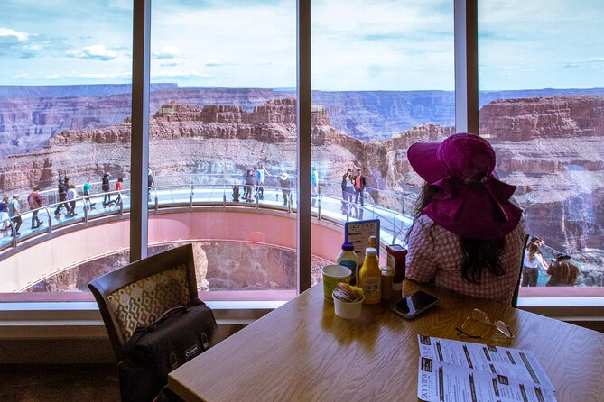 Grand Canyon West & Hoover Dam Tour With Breakfast At IHOP - The guides are a major part of the experience