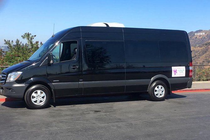 Grand City Tour of Los Angeles, Hollywood and Beverly Hills - The guides are a major part of the value