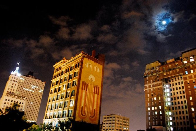 Haunted Memphis Walking Ghost Tour - Earnestine and Hazel’s, the tour’s centerpiece