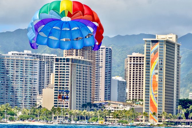 Hawaiian Parasail Since 1977 - The crew and the feel on board
