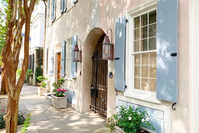 Hidden Alleyways and Historic Sites Small-Group Walking Tour - Rainbow Row and the famous Charleston view