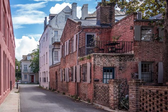 Hidden Alleyways and Historic Sites Small-Group Walking Tour - South of Broad: quiet lanes and residential Charleston
