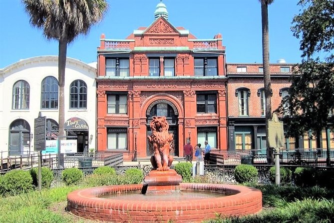 Historic Savannah Guided Walking Tour - Meeting at Oglethorpe Square and finding your bearings