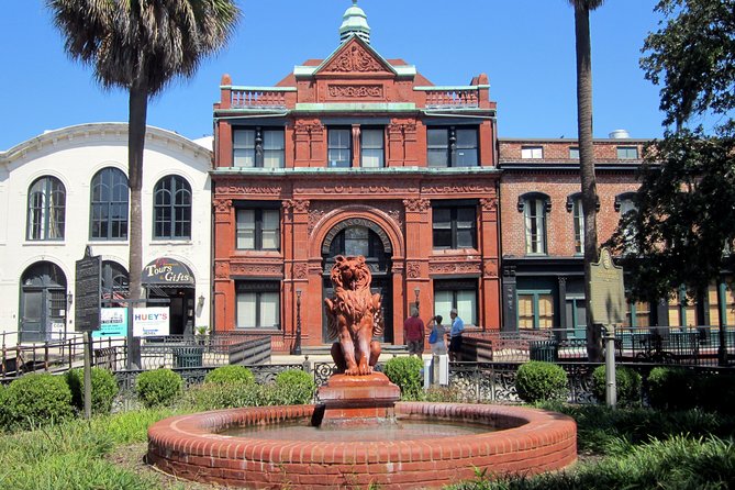 Historic Savannah Guided Walking Tour - Cobblestone lanes, Factors Walk, and the Cotton Exchange
