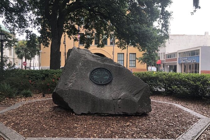Historic Savannah Guided Walking Tour - Hearing the guide in a group of up to 30