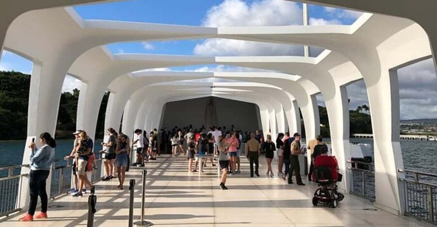 Honolulu: Pearl Harbor USS Arizona Memorial Tour - Starting in Waikiki and getting oriented
