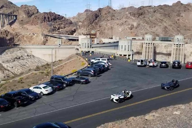 Hoover Dam Highlights Tour from Las Vegas, WiFi - The guide can make the drive worthwhile