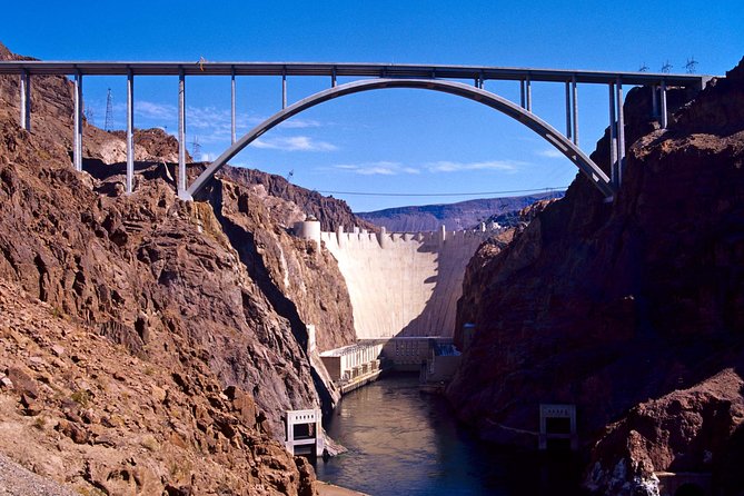 Hoover Dam Tour from Las Vegas with Hot Breakfast - Breakfast first, then the desert road