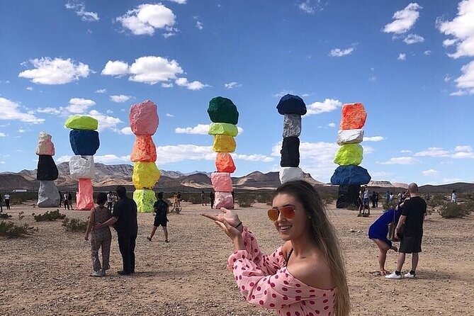 Hoover Dam with Walk On Top Tour and Seven Magic Mountains Stop - Why the small van matters