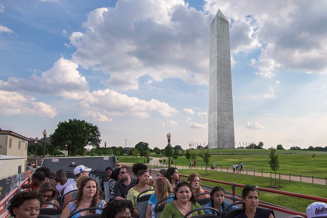 Hop-on Hop-off Sightseeing Tour by Open-top Bus with 18 Stops - Start at the Washington Monument and work outward