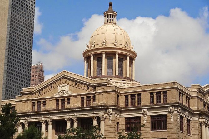 Houston's Official City & Mural Tour! - The Theater District and Houston’s performance venues