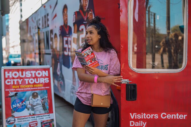 Houston's Official City & Mural Tour! - Sports venues, the aquarium, and the tall downtown towers