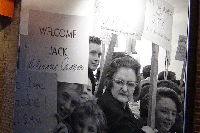 JFK Assassination and Museum Tour with Lee Harvey Oswald Rooming House - Transport, group size, and physical effort